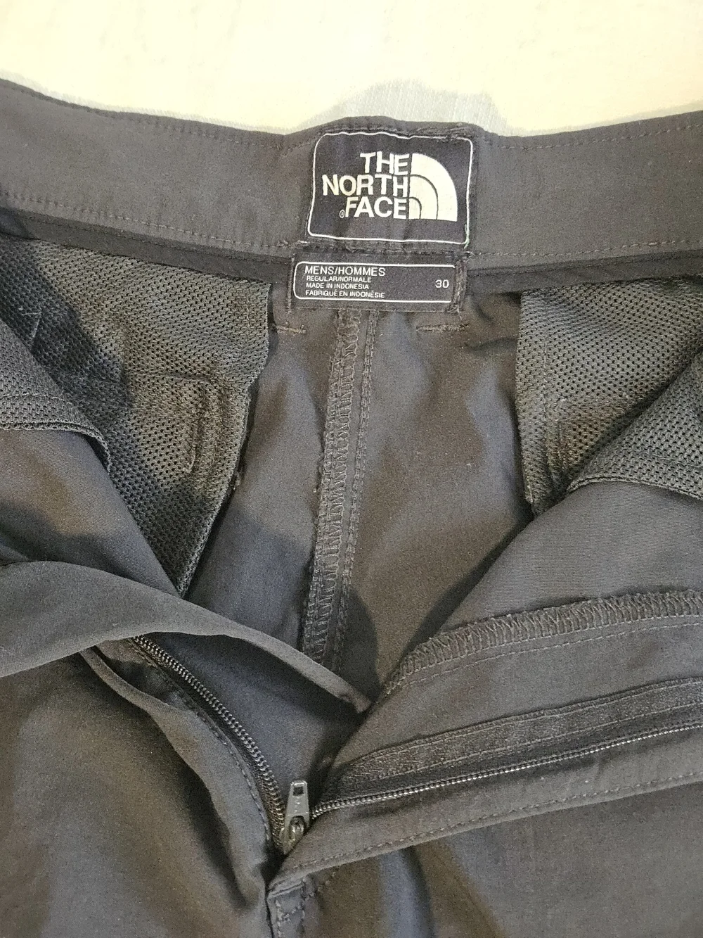 Men's Casual Gray Shorts - Classic Everyday Style Size 30